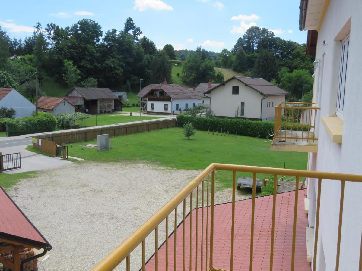 Mill House Apartment And Camping Лютомер Екстер'єр фото