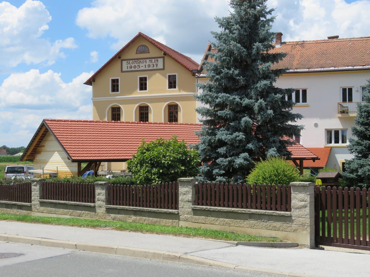 Mill House Apartment And Camping Лютомер Екстер'єр фото