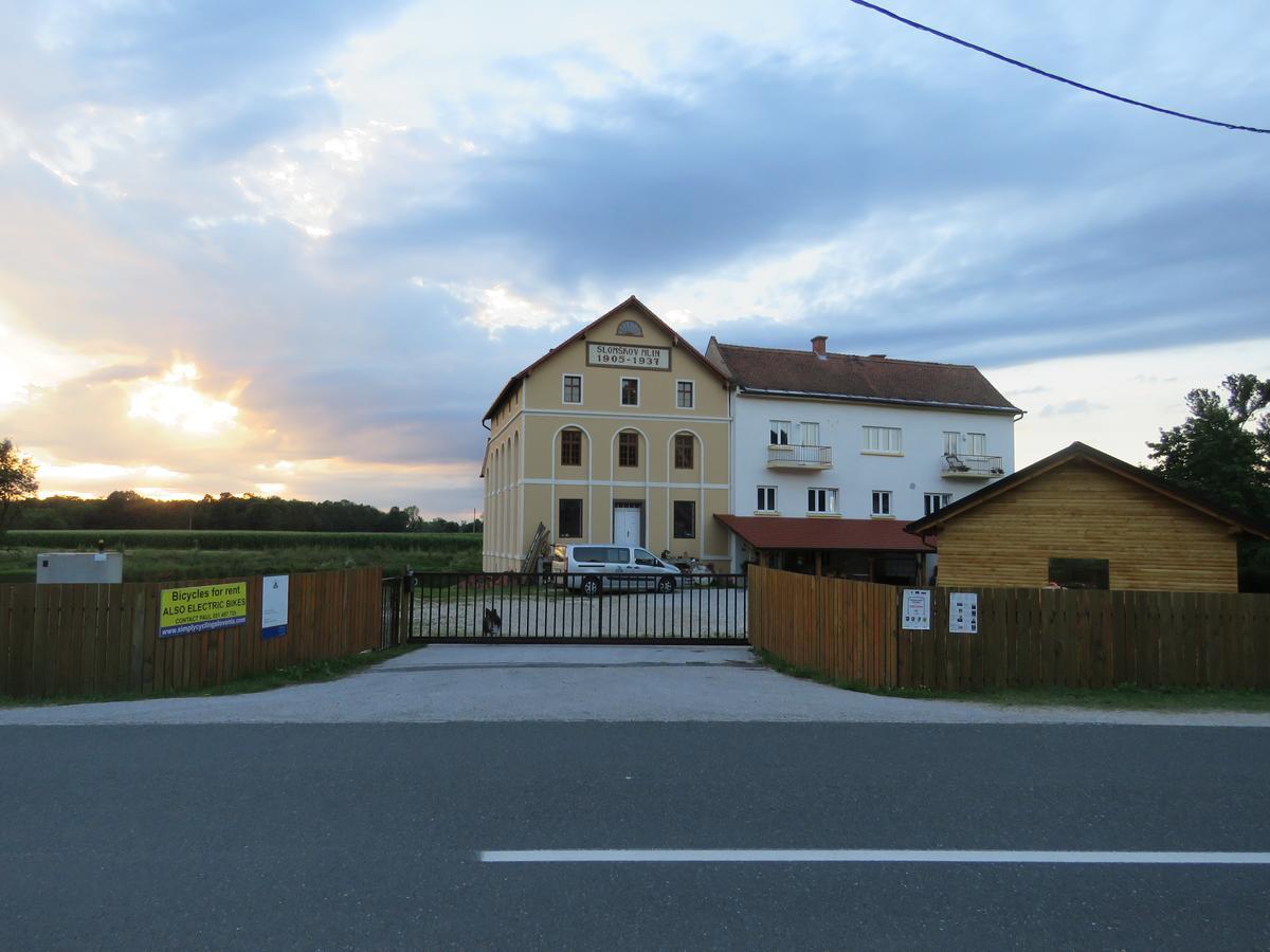Mill House Apartment And Camping Лютомер Екстер'єр фото